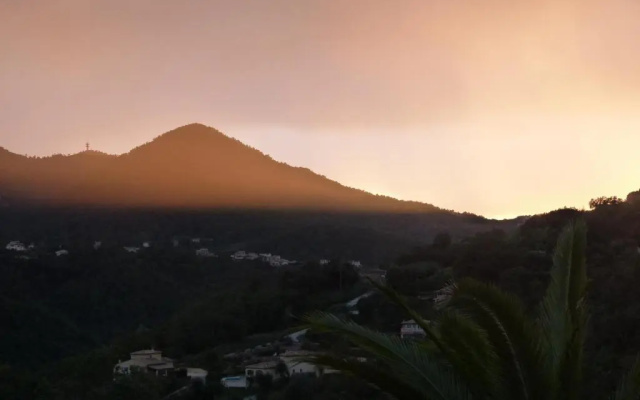 Soleil Rouge