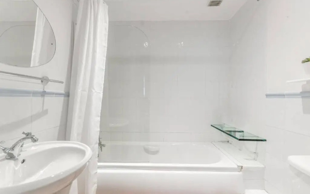 Lovely flat in West Kensington Central London