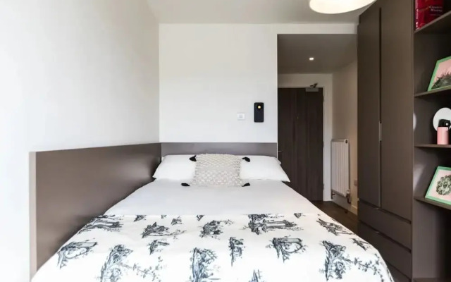 Student Only Arbury Court in Kingston