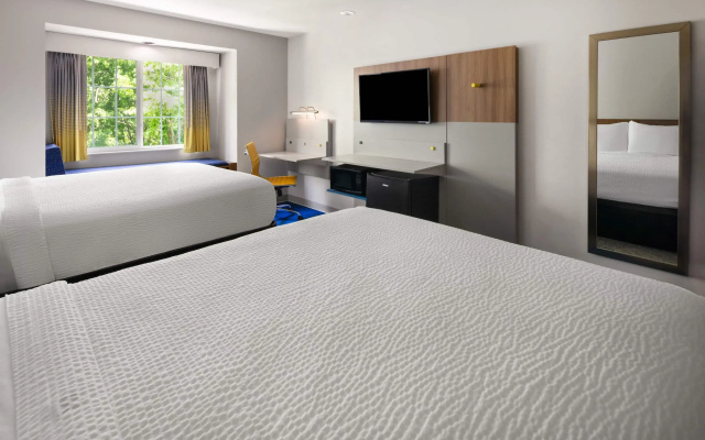 Microtel Inn & Suites by Wyndham Kearney