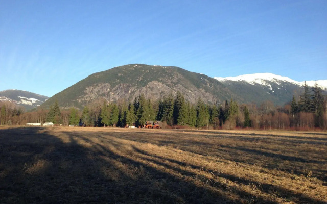 Hidden Acres Farm & Treehouse Resort