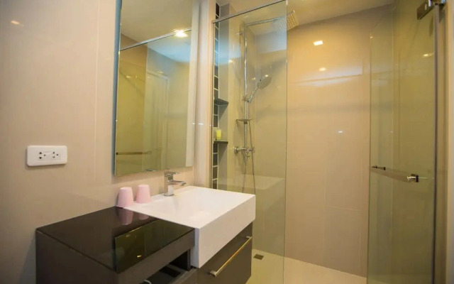 The Deck Condo Patong By Vip