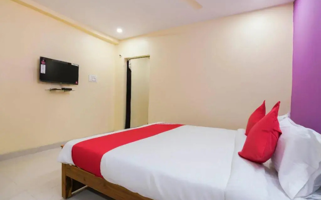 V Hotel by OYO Rooms