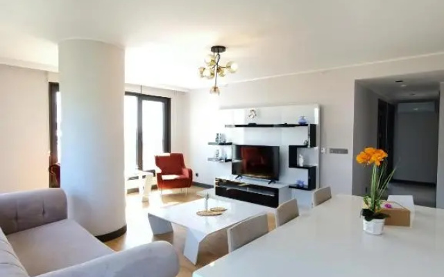 Luxury Fully Equipped 3BR 2BA Apartment by Siena Suites
