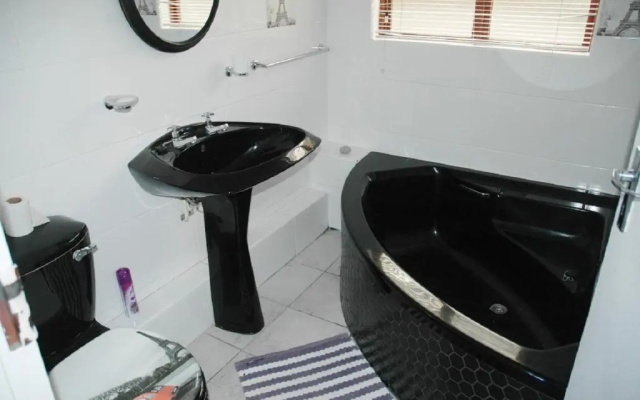 Pelican Accommodation Ottery
