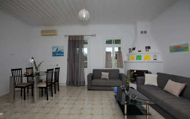 Cherry Cottage in Skopelos