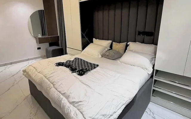 JJ Hotel and Suites