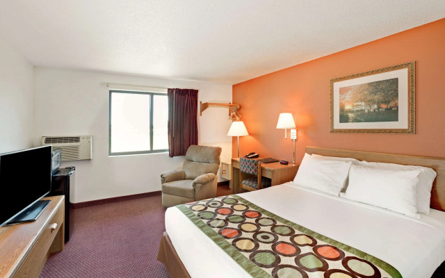 Super 8 by Wyndham Aberdeen East