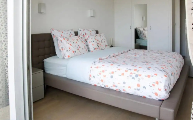 2 Bedroom Apartment With Balcony Near Eiffel Tower and Invalides