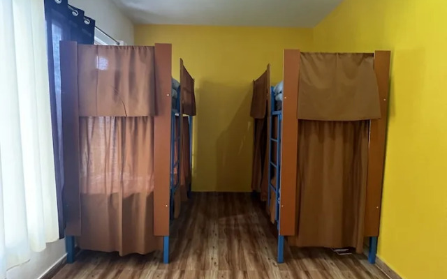 Flyscape Hostel