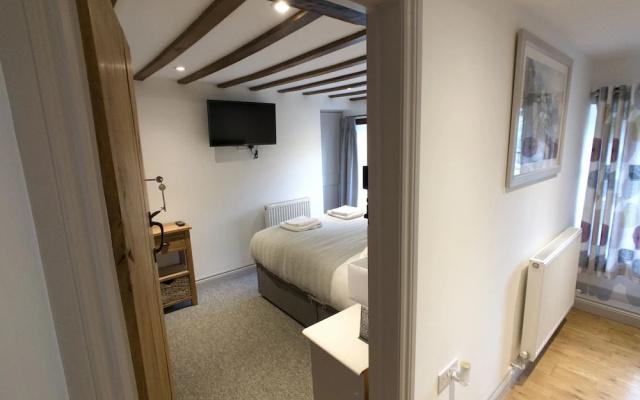 Swan House Tea Room and Bed & Breakfast