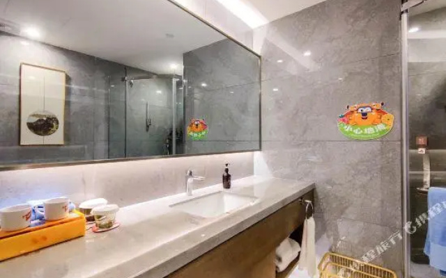 New Century Hotel Daye Zhongyi