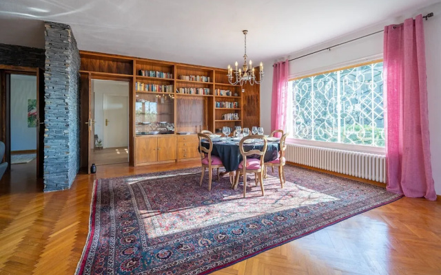 HomeHolidaysRentals Fragance Apartment