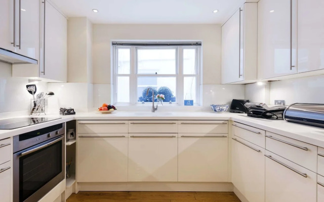 The South Kensington Courtfield Gardens - SM01