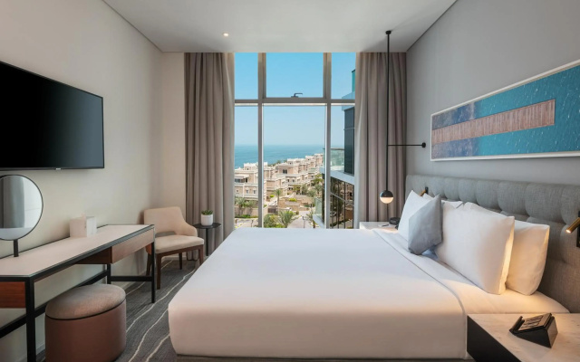 Th8 Palm Dubai Beach Resort, Vignette Collection, by IHG