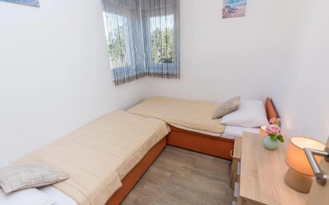 Pasko 2 modern furnished ap for 7