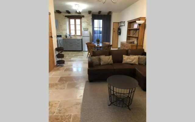 Beautiful Eymet Bastide house & courtyard garden