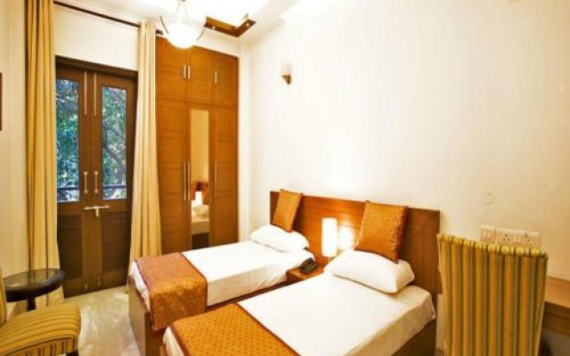Evergreen Suites Defence Colony in New Delhi, India from 54$, photos, reviews - zenhotels.com guestroom