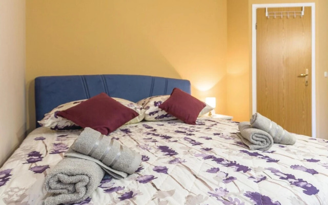 Awesome Home in Makarska With Wifi and 2 Bedrooms