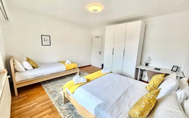 Charming 3 bedrooms with a cozy terrace