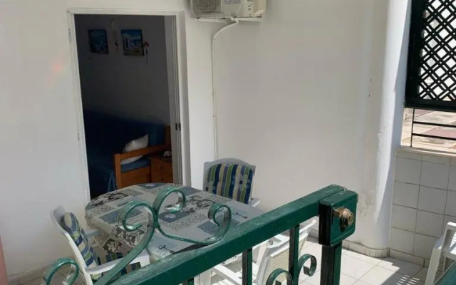 Nice homely 2-bedroom apartment close to the beach