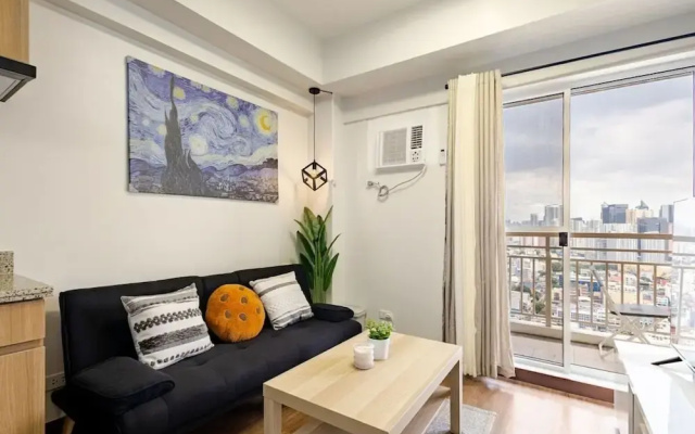 Stylish Condo - Cozy Urban Living