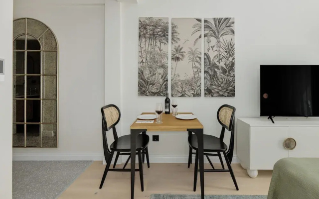 Dimitris Residence