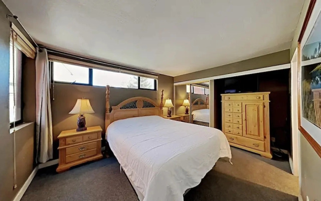 684 4 Bedroom Condo