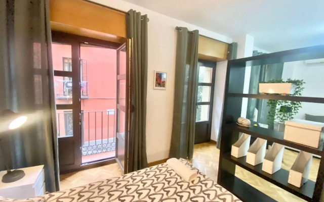 Centro Embajadores / Luxury Apartment
