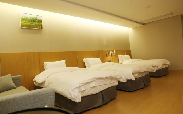 J Square Hotel
