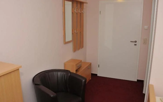 Hotel Pension garni Schwerin-Unterkunft