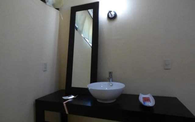 Cabanas y Hostal Zoh Laguna