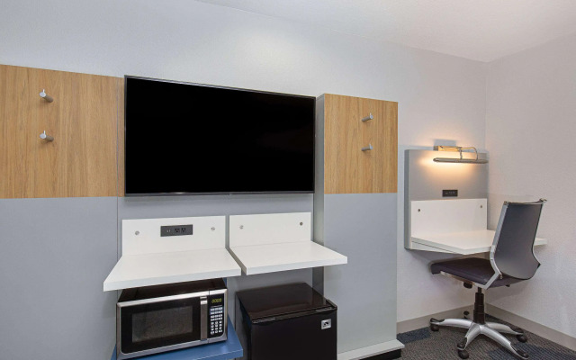 Microtel Inn & Suites by Wyndham Manchester