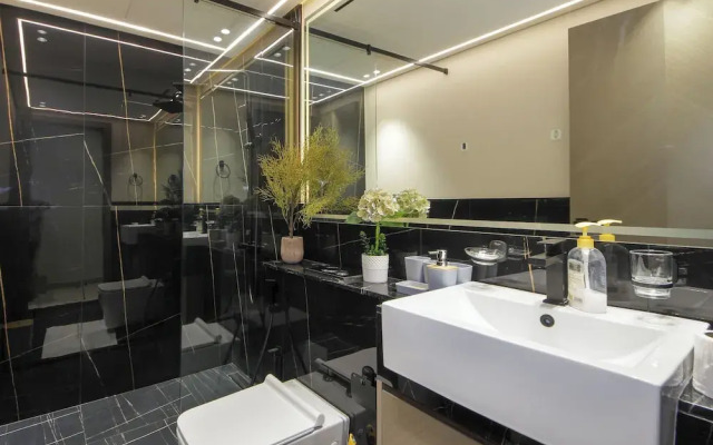 Silk Valley - Luxury 3BR with City View