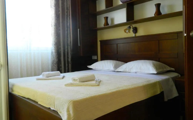 President Bungalows and Apartments