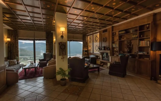 Anesis Hotel