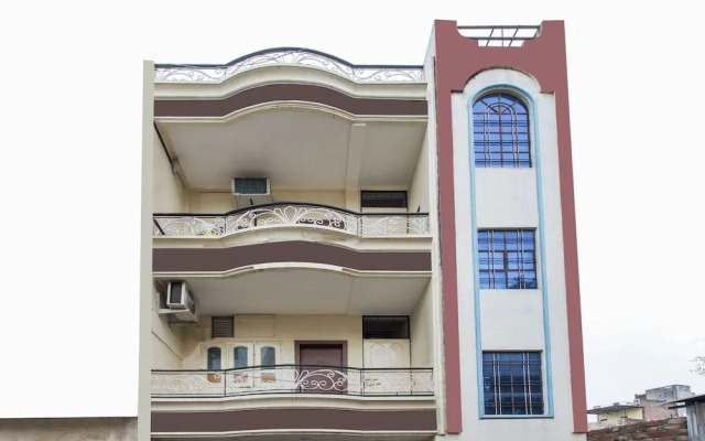 Oyo 17161 Hotel Mahalaxmi