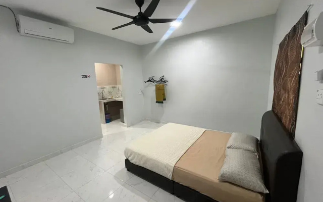 OYO 91220 D Inai Roomstay