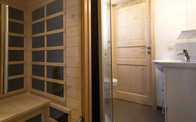 Deluxe Chalet With Whirlpool