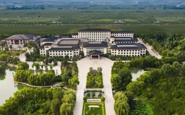 Eton Pine Valley Hotel