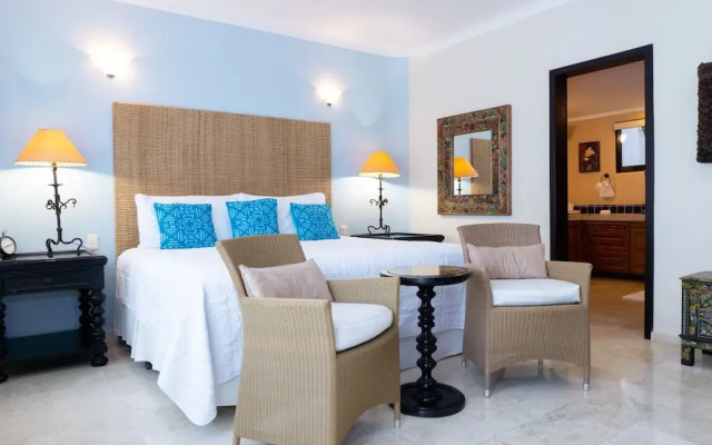 Royal Palms 8 2 Bedroom Condo by RedAwning