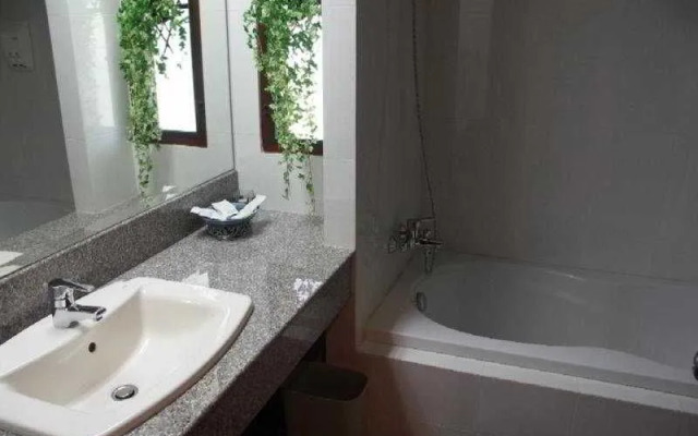 Sailom Resort Bangsaphan