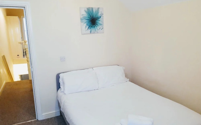 The Hazel Oak Apartment