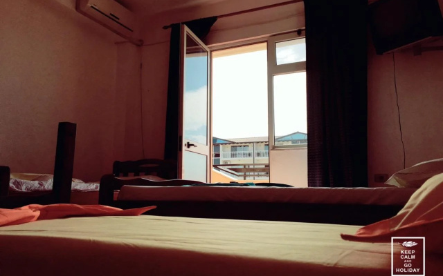 Hotel Droni