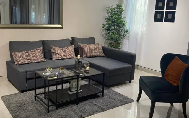 "park / Smart Tv / Wifi / Parking / Elegant / Sofa"