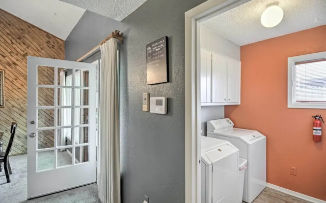 Lubbock Townhome w/ Grill Near TTU & Downtown!