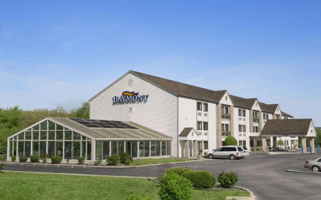 Отель Baymont Inn & Suites - Sullivan вид на фасад