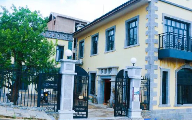 Lanshe weiyuan purple pottery art inn