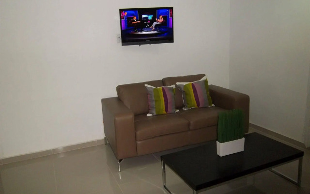 Golden House Hotel