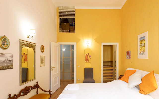 Duomo 77 in Napoli with 2 bedrooms and 2 bathrooms